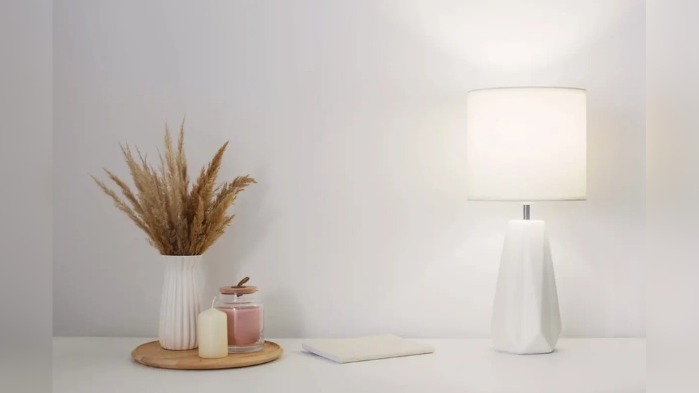 How Many Watts Does A Desk Lamp Use